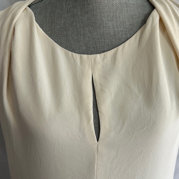 Narciso Rodriguez Cream Sleeveless Keyhole Camisole - Picture 2 of 12